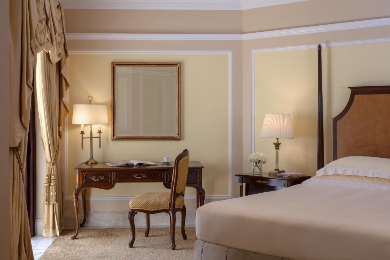 리젠시 호텔, 쿠웨이트 외부 사진 A bedroom at the Four Seasons Hotel